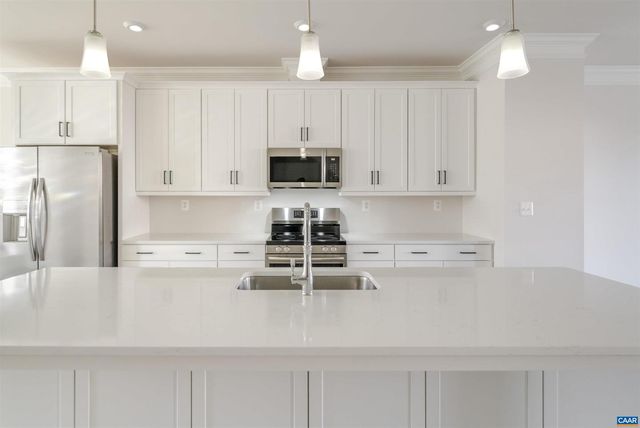 791 PARK RIDGE DR, Crozet, VA 22932