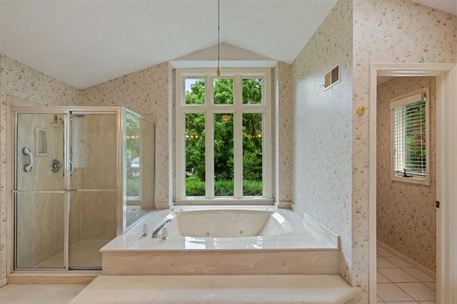 2326 W 95 Street, Leawood, KS 66206