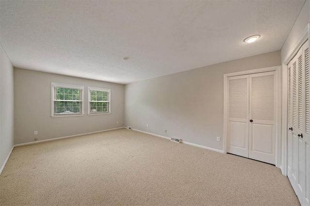 2326 W 95 Street, Leawood, KS 66206