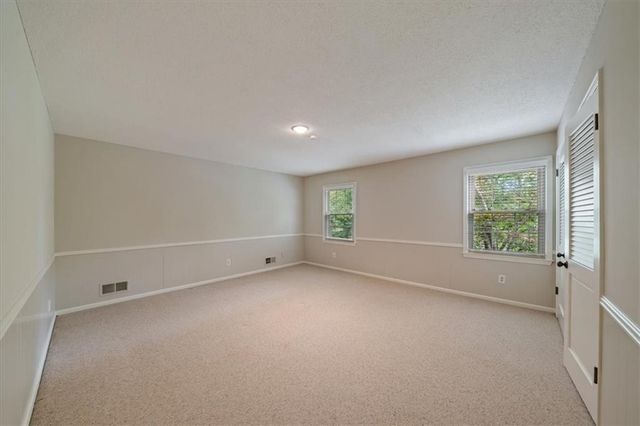 2326 W 95 Street, Leawood, KS 66206