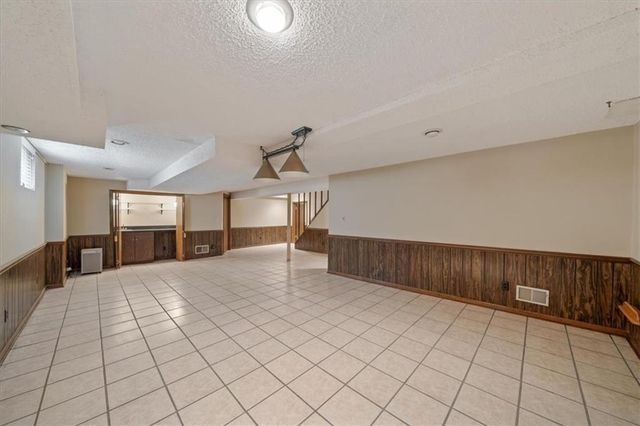 2326 W 95 Street, Leawood, KS 66206