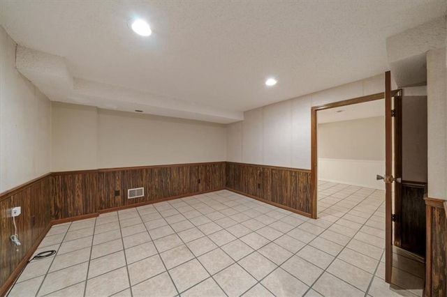 2326 W 95 Street, Leawood, KS 66206