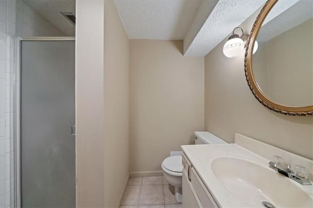 2326 W 95 Street, Leawood, KS 66206