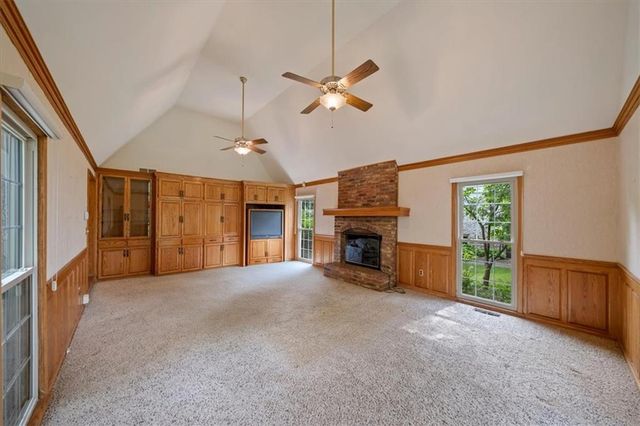 2326 W 95 Street, Leawood, KS 66206
