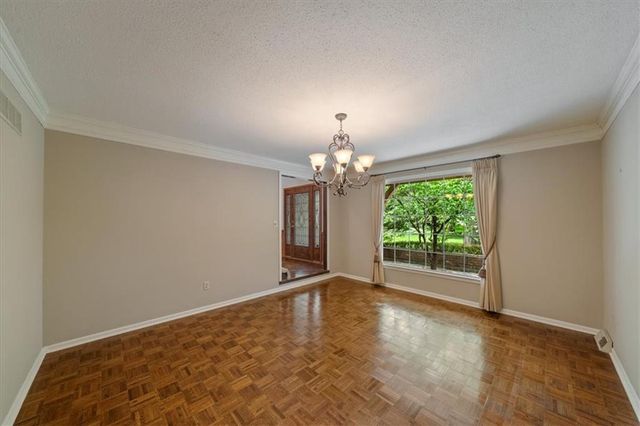 2326 W 95 Street, Leawood, KS 66206