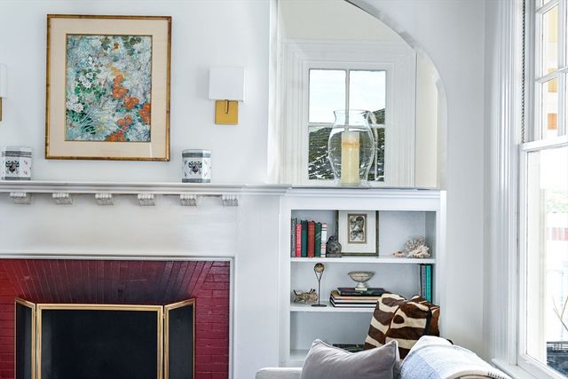 6 Clinton Pl, New Bedford, MA 02740