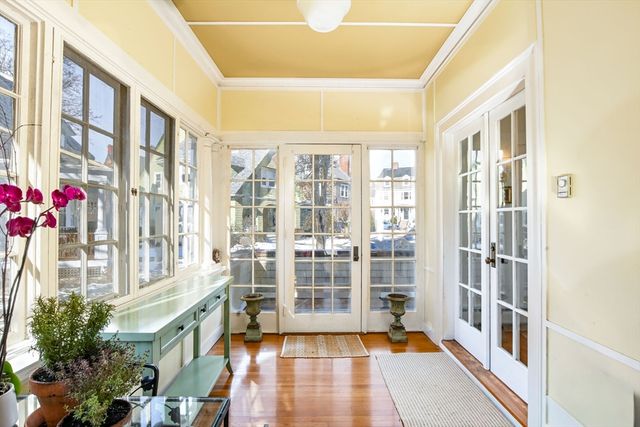 6 Clinton Pl, New Bedford, MA 02740