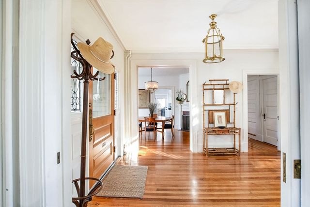 6 Clinton Pl, New Bedford, MA 02740