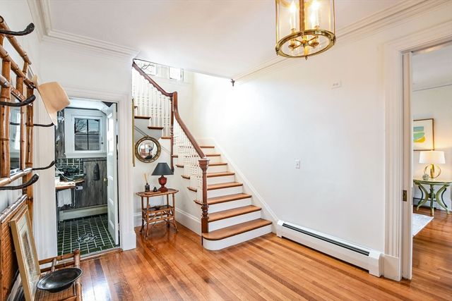 6 Clinton Pl, New Bedford, MA 02740