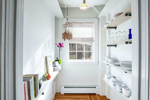 6 Clinton Pl, New Bedford, MA 02740