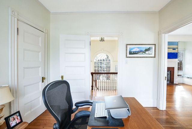 6 Clinton Pl, New Bedford, MA 02740