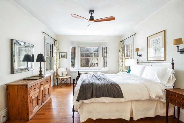 6 Clinton Pl, New Bedford, MA 02740