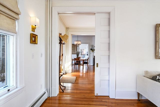 6 Clinton Pl, New Bedford, MA 02740