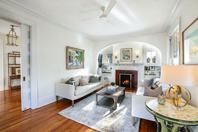 6 Clinton Pl, New Bedford, MA 02740