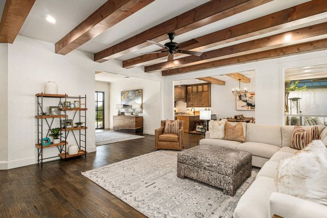 214 Hide A Way Drive, Mabank, TX 75156