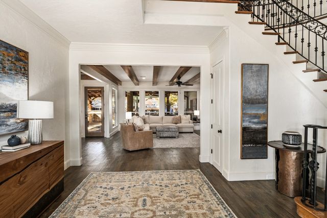 214 Hide A Way Drive, Mabank, TX 75156