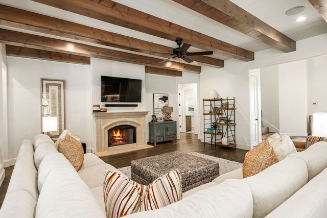 214 Hide A Way Drive, Mabank, TX 75156