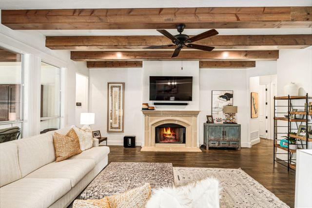 214 Hide A Way Drive, Mabank, TX 75156