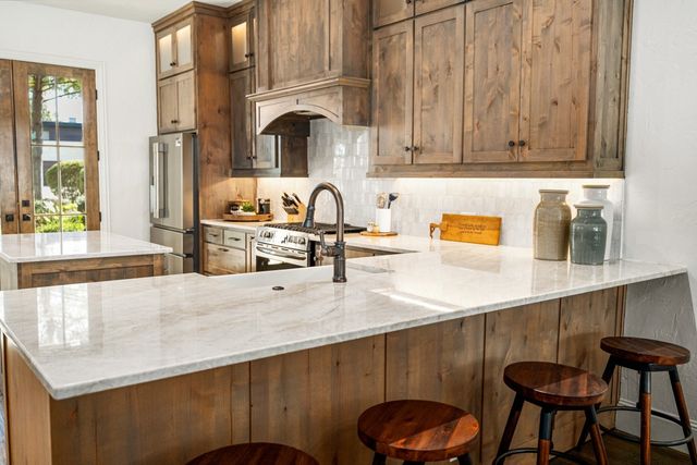 214 Hide A Way Drive, Mabank, TX 75156