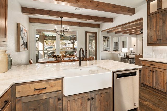 214 Hide A Way Drive, Mabank, TX 75156