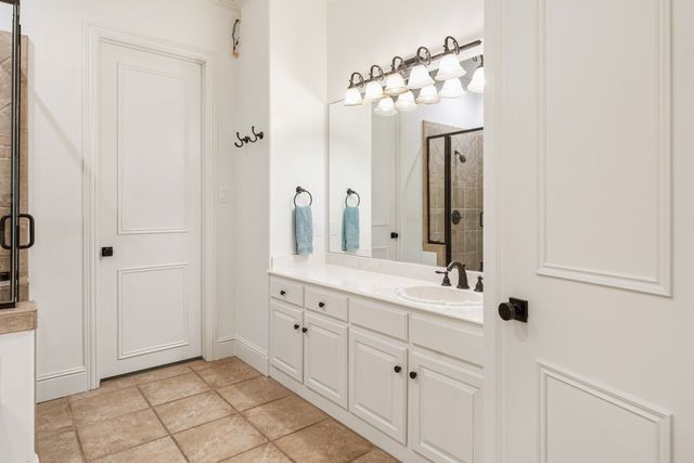 214 Hide A Way Drive, Mabank, TX 75156