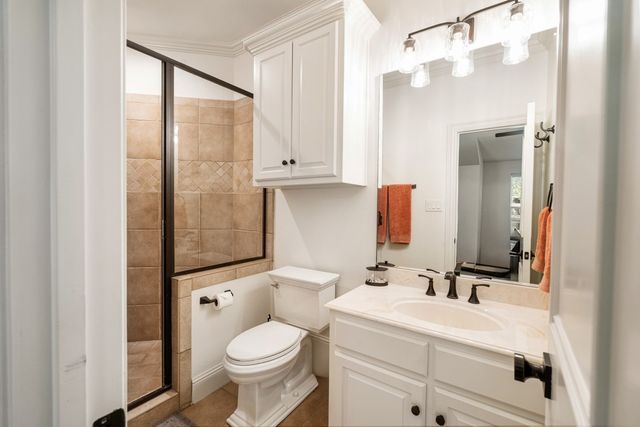 214 Hide A Way Drive, Mabank, TX 75156