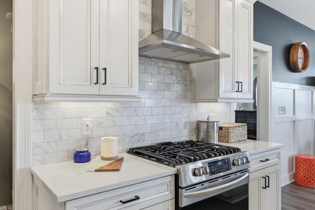 110 Classic Court, Versailles, KY 40383