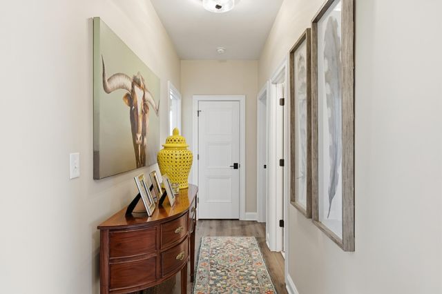 110 Classic Court, Versailles, KY 40383