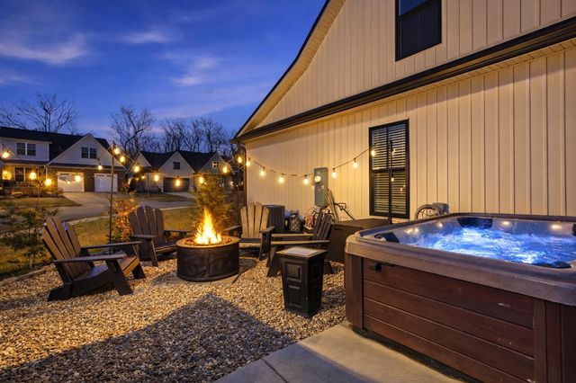 110 Classic Court, Versailles, KY 40383