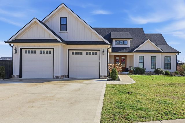 110 Classic Court, Versailles, KY 40383