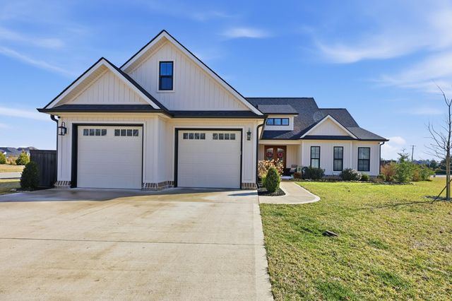 110 Classic Court, Versailles, KY 40383