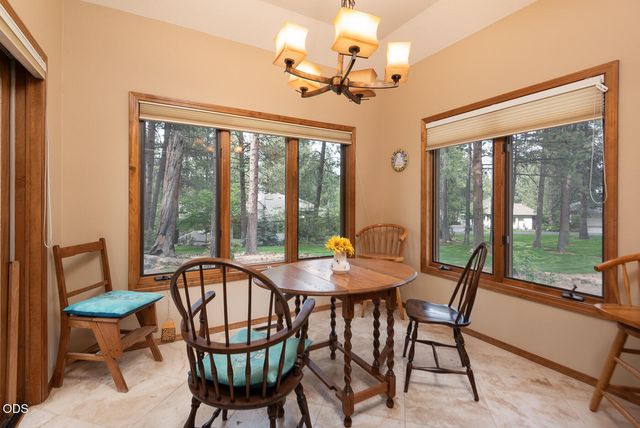 60894 Willow Creek Loop, Bend, OR 97702