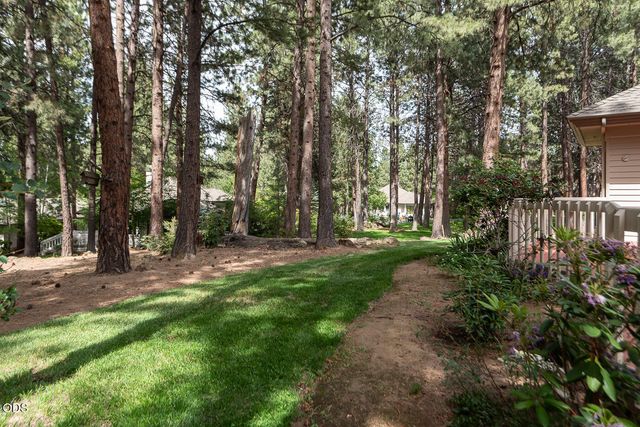 60894 Willow Creek Loop, Bend, OR 97702