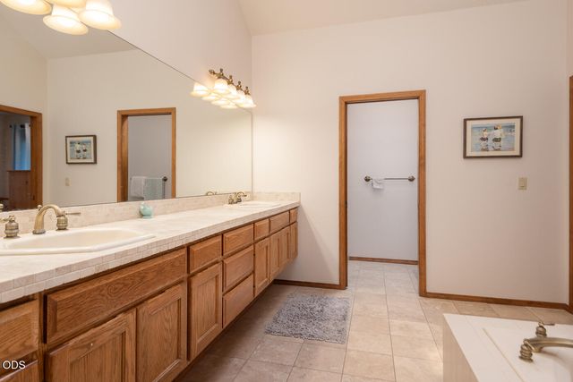 60894 Willow Creek Loop, Bend, OR 97702