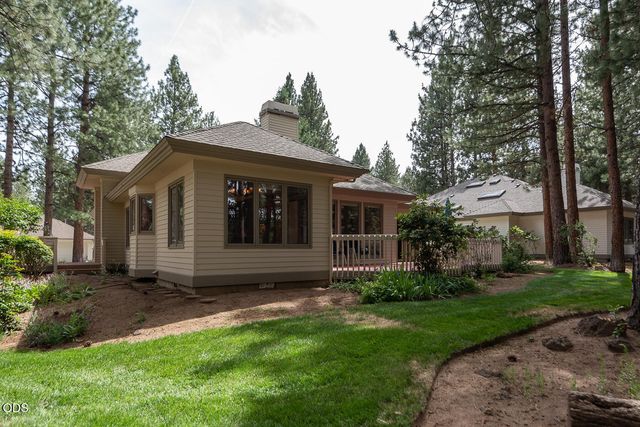 60894 Willow Creek Loop, Bend, OR 97702