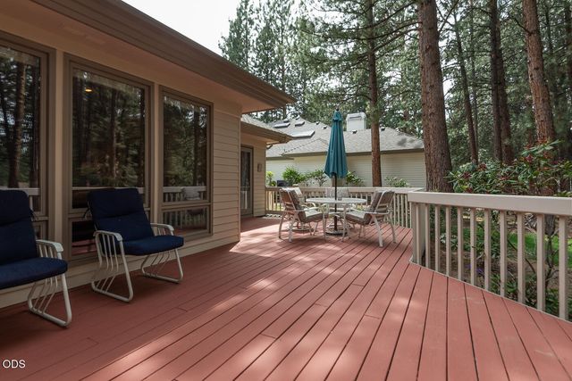60894 Willow Creek Loop, Bend, OR 97702