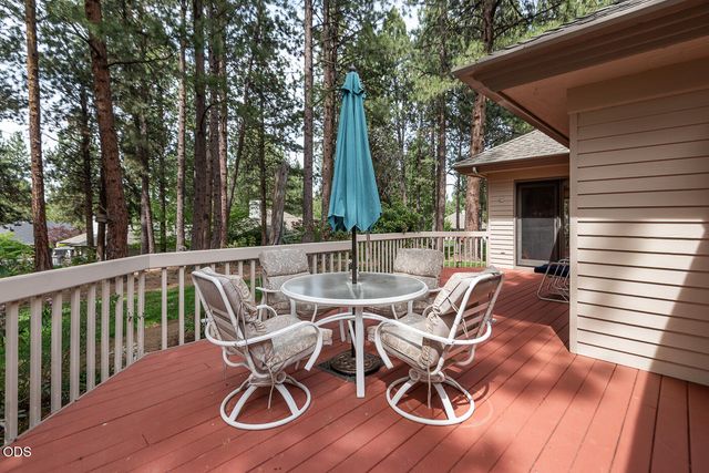 60894 Willow Creek Loop, Bend, OR 97702