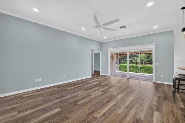522 LOMA PASEO DRIVE, The Villages, FL 32159