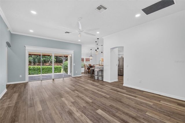 522 LOMA PASEO DRIVE, The Villages, FL 32159
