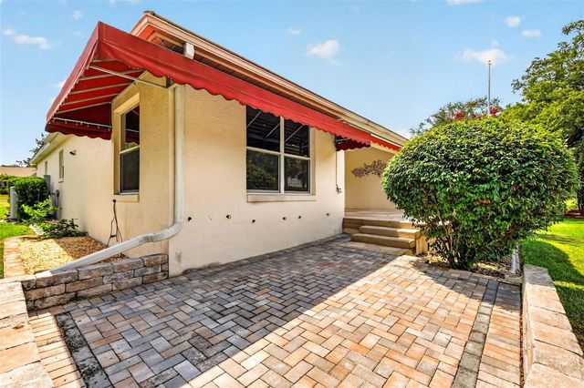 522 LOMA PASEO DRIVE, The Villages, FL 32159
