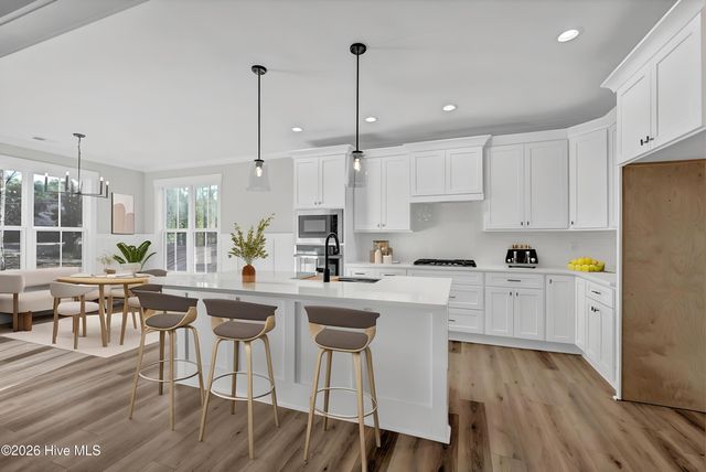 233 Hampton Court, Hampstead, NC 28443