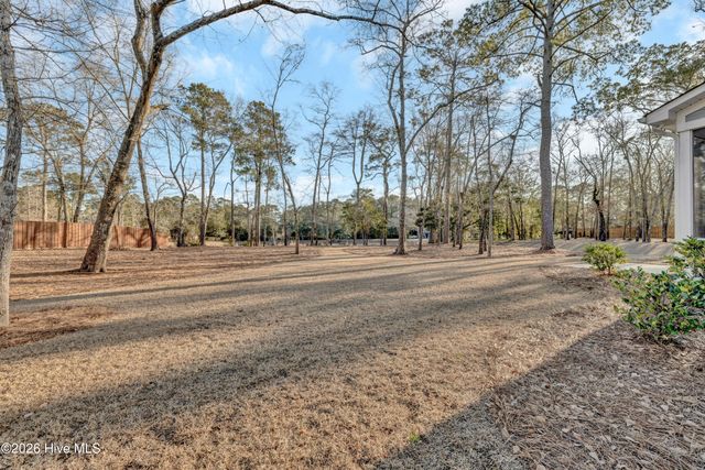 233 Hampton Court, Hampstead, NC 28443