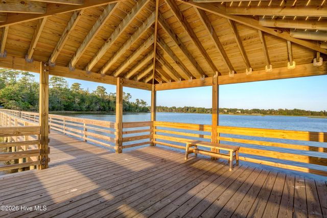 233 Hampton Court, Hampstead, NC 28443