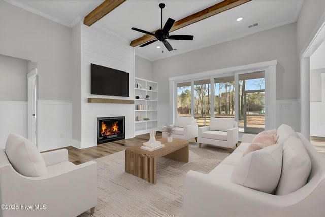 233 Hampton Court, Hampstead, NC 28443