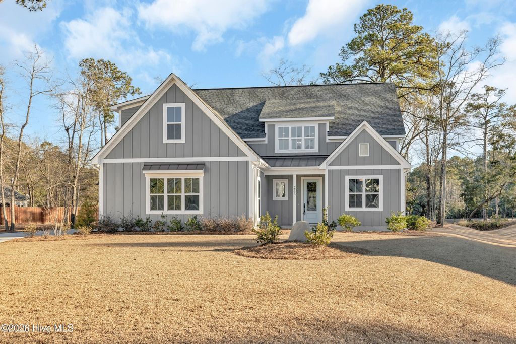 233 Hampton Court, Hampstead, NC 28443