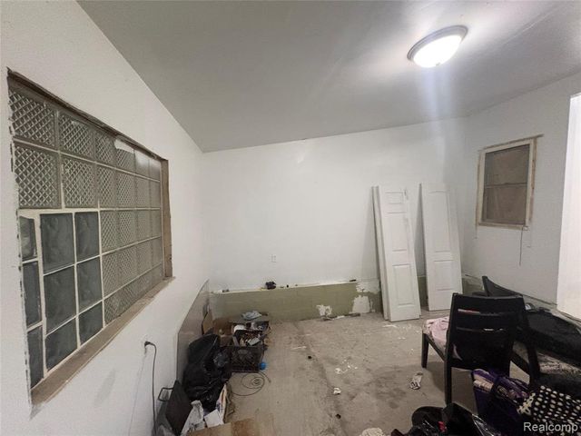 11691 Saint Marys Street, Detroit, MI 48227