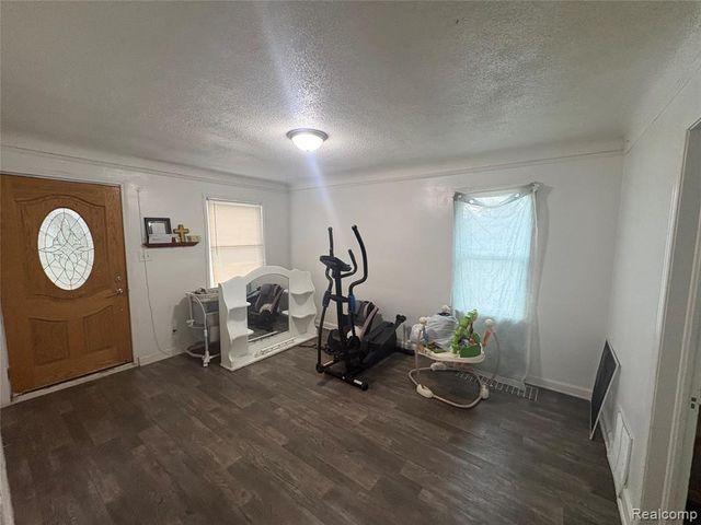 11691 Saint Marys Street, Detroit, MI 48227