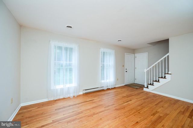 19 WHITE OAK DR, Fleetwood, PA 19522