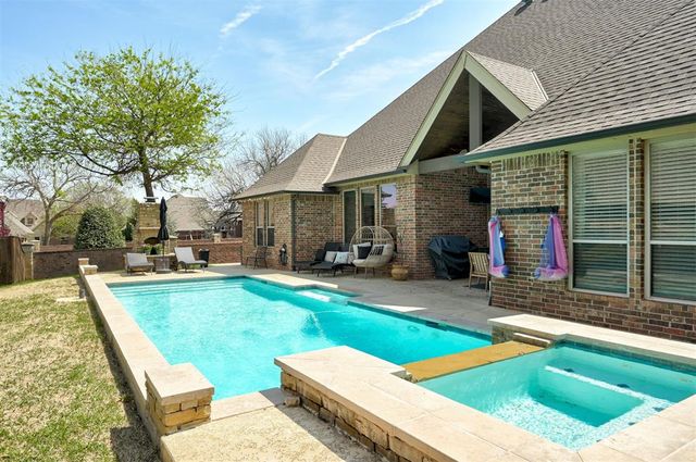 613 Stonemill Boulevard, Yukon, OK 73099