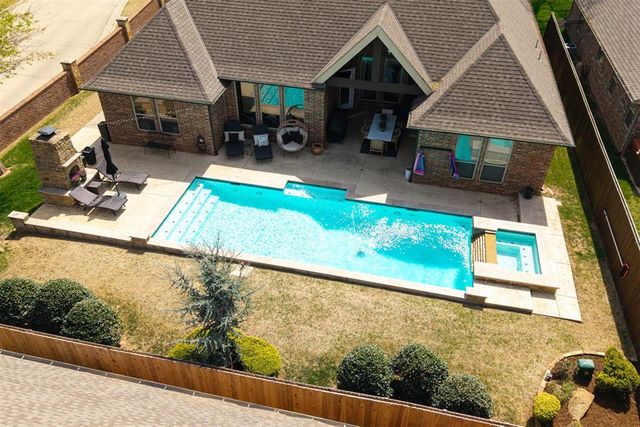 613 Stonemill Boulevard, Yukon, OK 73099